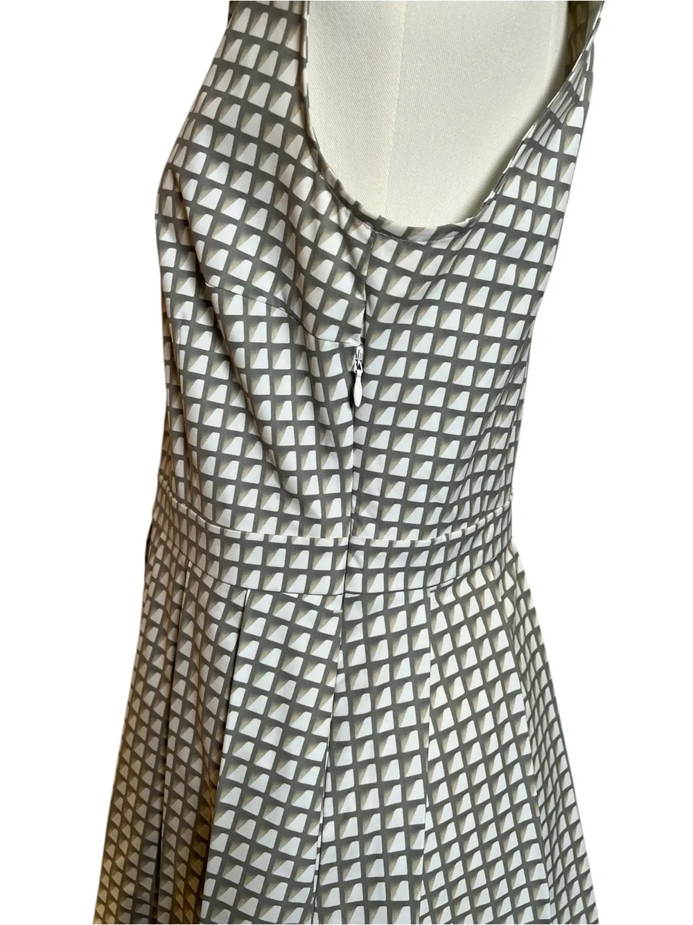 Tory Burch Stretch Golf Pleated Shirt Dress in Grey Gradient Gingham Size 6 - Picture 5 of 15